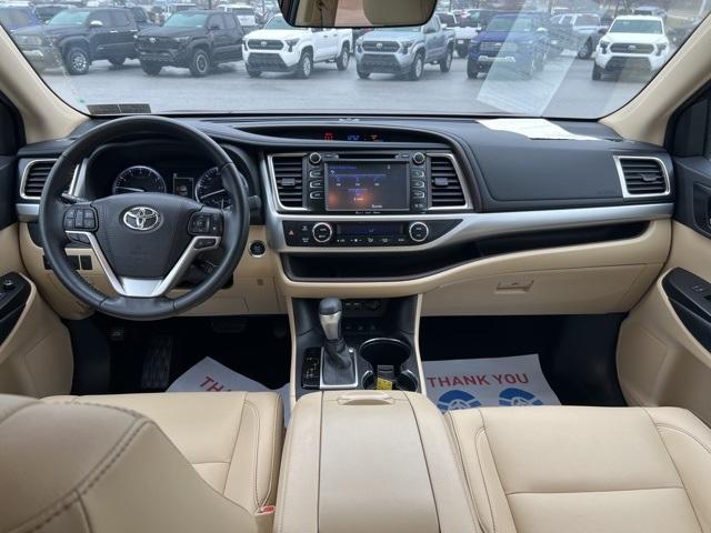 used 2019 Toyota Highlander car, priced at $32,890