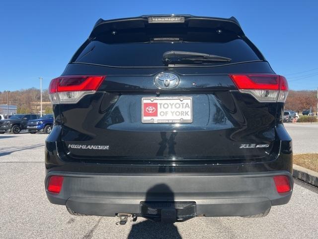 used 2018 Toyota Highlander car, priced at $21,880