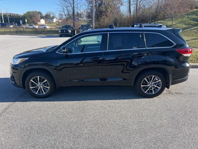 used 2018 Toyota Highlander car, priced at $21,880