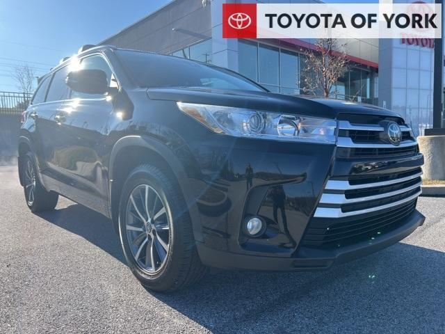 used 2018 Toyota Highlander car, priced at $21,880