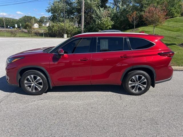 used 2022 Toyota Highlander car, priced at $41,286