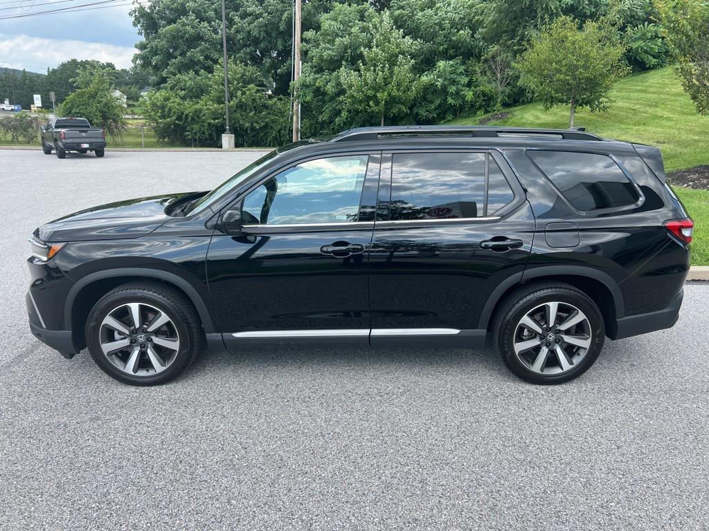used 2024 Honda Pilot car, priced at $49,441