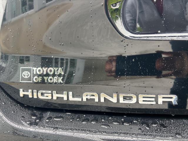 used 2023 Toyota Highlander Hybrid car, priced at $34,999
