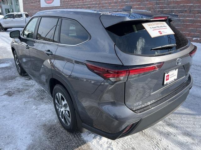 used 2024 Toyota Highlander car, priced at $44,790