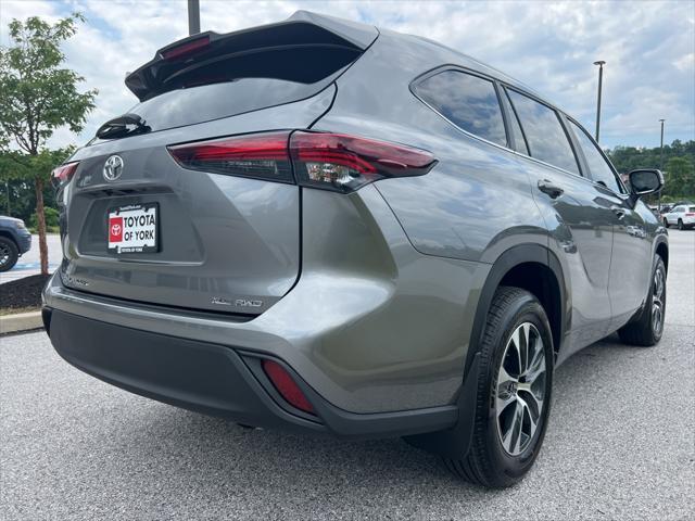 new 2025 Toyota Highlander car, priced at $46,873