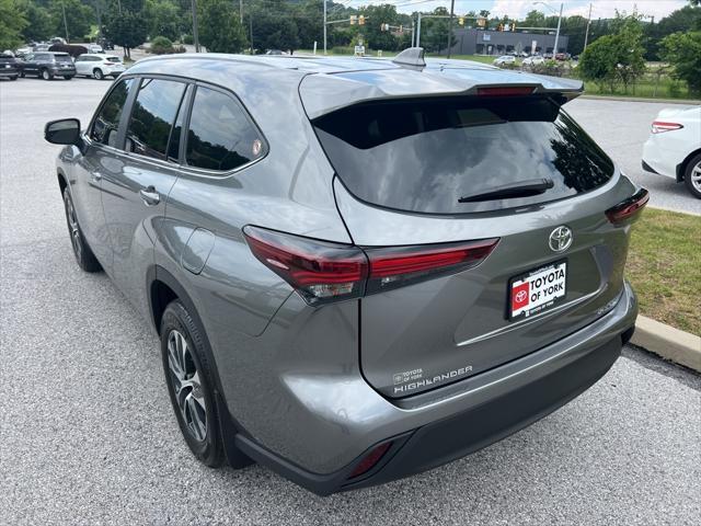 new 2025 Toyota Highlander car, priced at $46,873