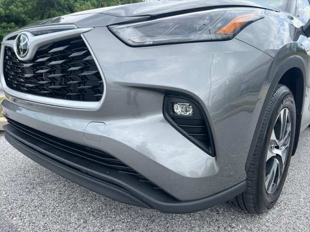 new 2025 Toyota Highlander car, priced at $46,873