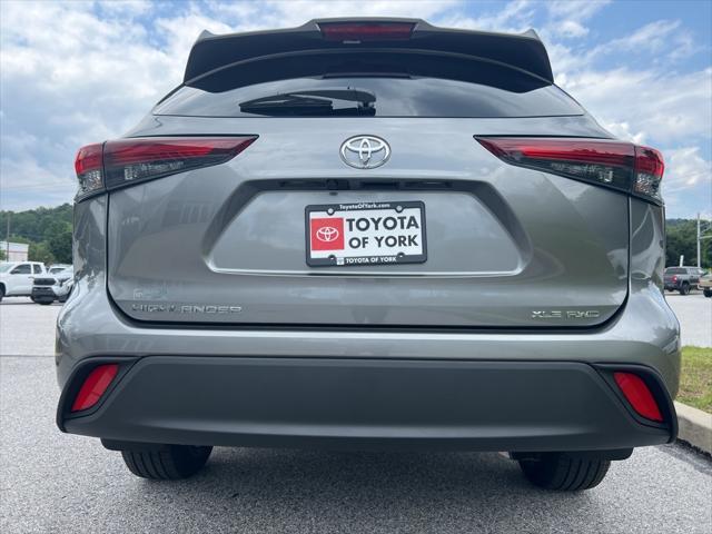 new 2025 Toyota Highlander car, priced at $46,873