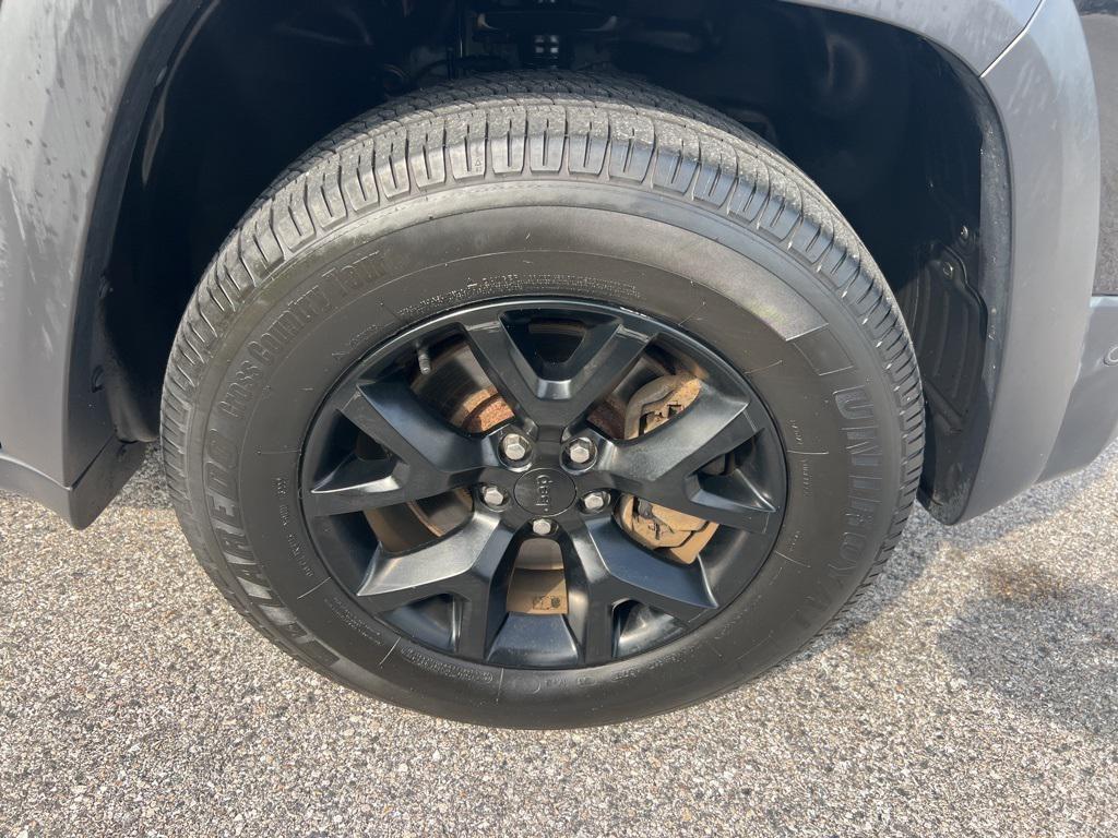 used 2014 Jeep Cherokee car, priced at $5,800