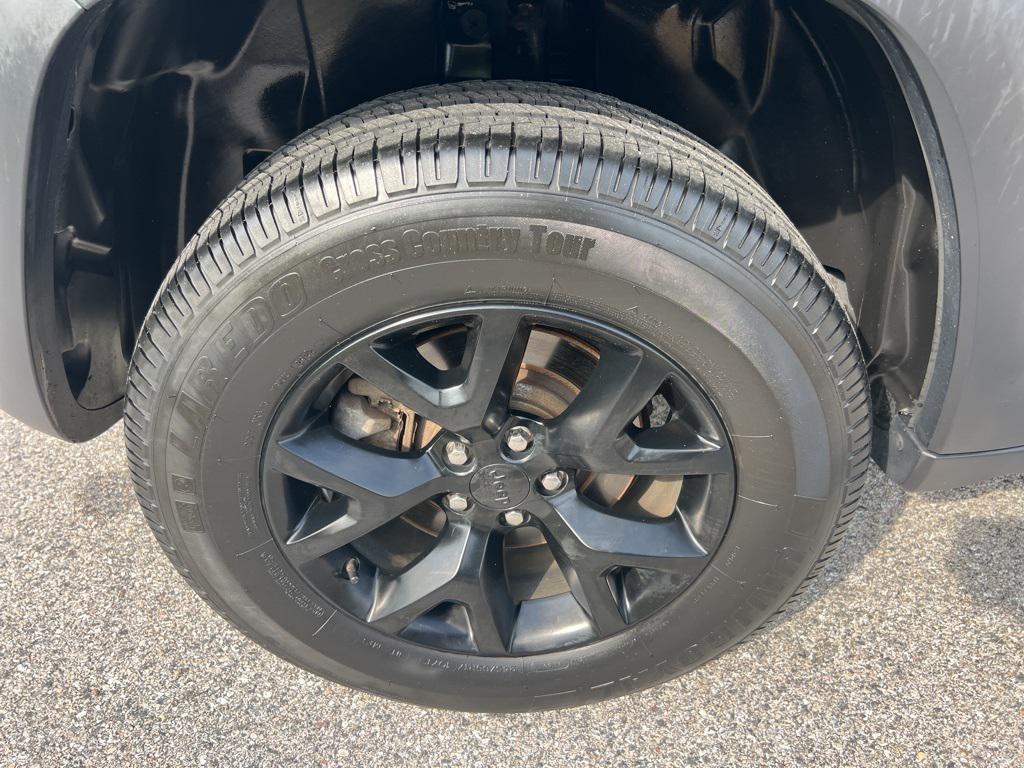 used 2014 Jeep Cherokee car, priced at $5,800