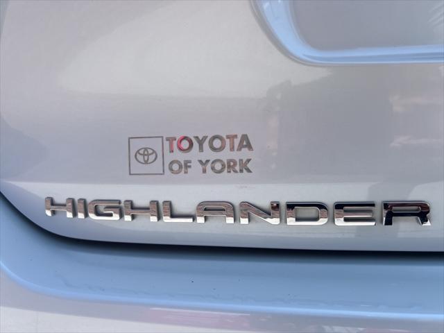 used 2022 Toyota Highlander car, priced at $39,744