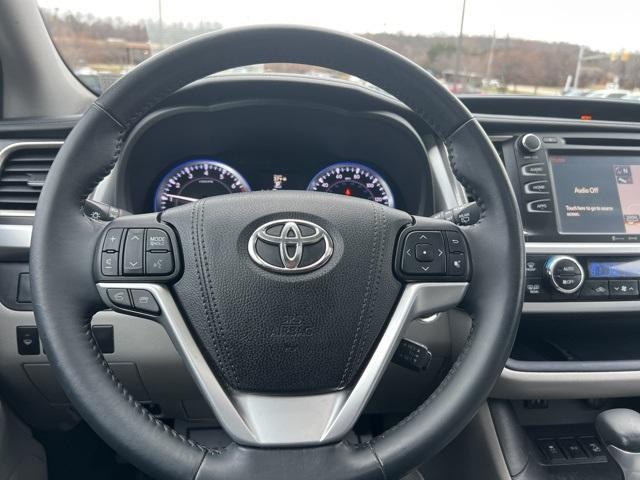 used 2016 Toyota Highlander car, priced at $22,470