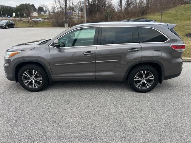 used 2016 Toyota Highlander car, priced at $22,470