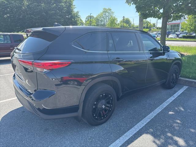 used 2020 Toyota Highlander car, priced at $30,890
