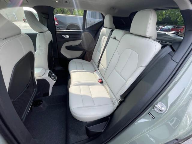 new 2025 Volvo XC40 car, priced at $43,335