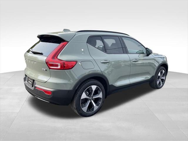new 2025 Volvo XC40 car, priced at $43,335
