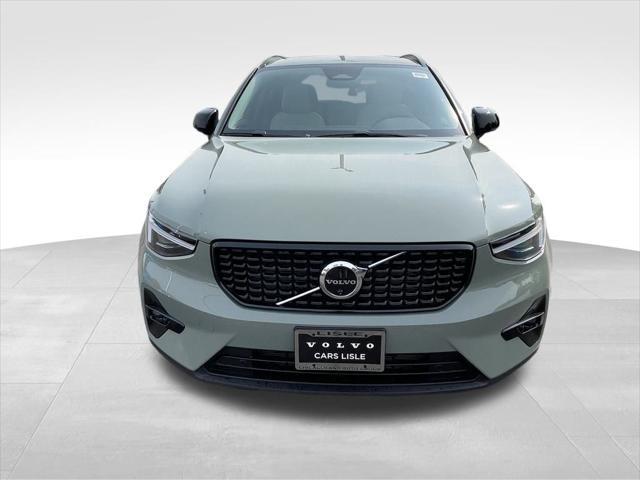 new 2025 Volvo XC40 car, priced at $43,335