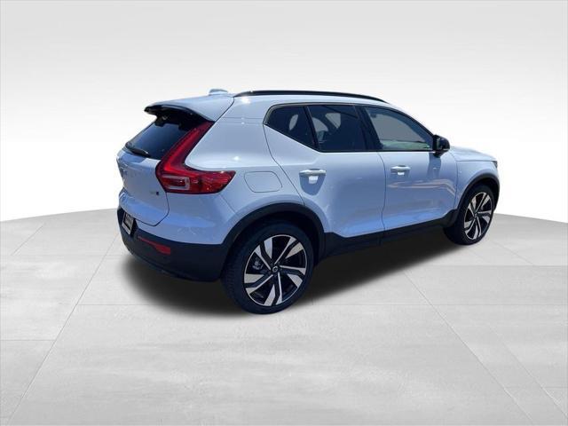 new 2025 Volvo XC40 car, priced at $48,025