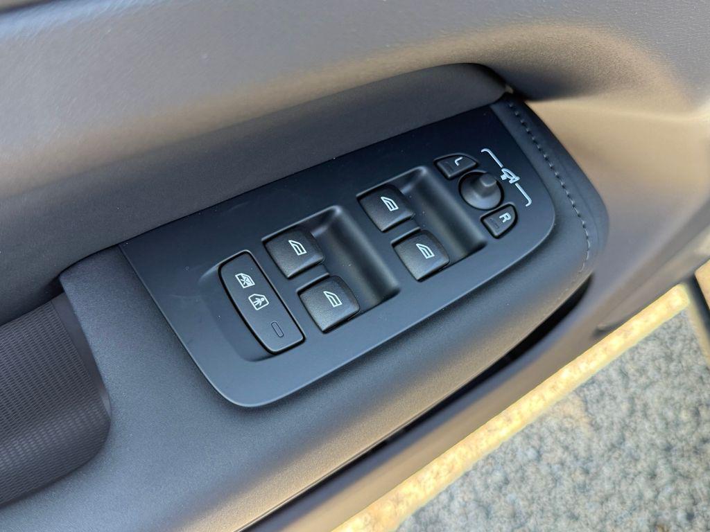 new 2026 Volvo XC60 car, priced at $54,985