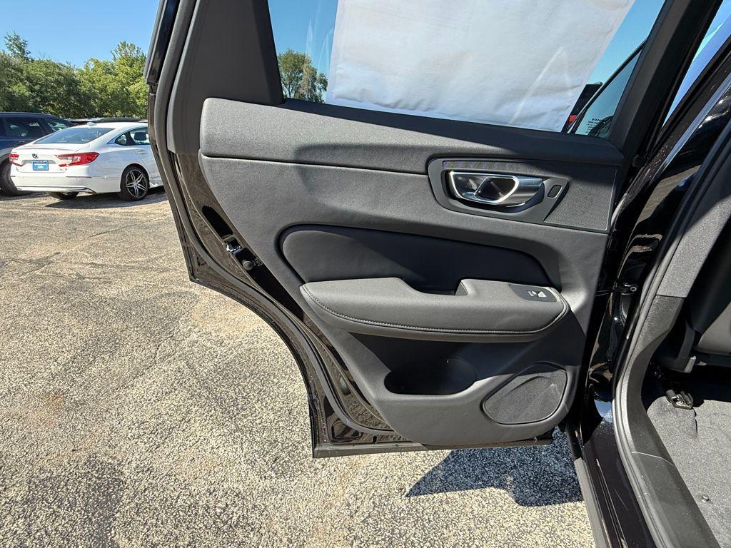 new 2026 Volvo XC60 car, priced at $54,985