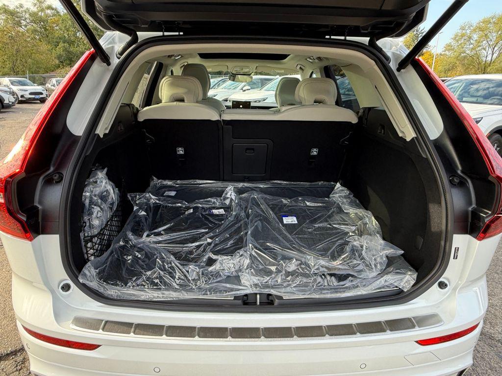 new 2026 Volvo XC60 Plug-In Hybrid car, priced at $72,235