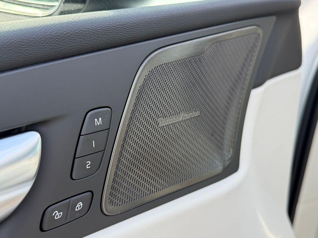 new 2026 Volvo XC60 Plug-In Hybrid car, priced at $72,235