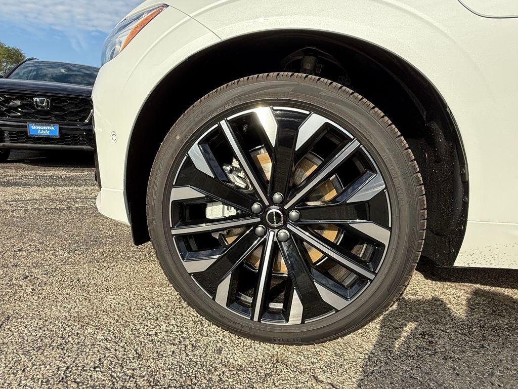 new 2026 Volvo XC60 Plug-In Hybrid car, priced at $72,235