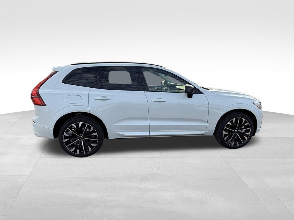 new 2026 Volvo XC60 Plug-In Hybrid car, priced at $72,235