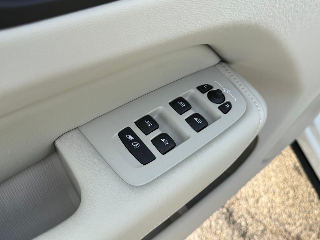 new 2026 Volvo XC60 Plug-In Hybrid car, priced at $72,235