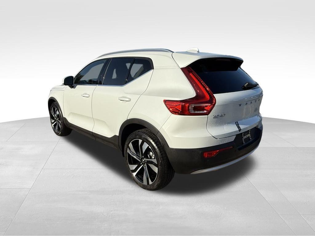 used 2025 Volvo XC40 car, priced at $36,224