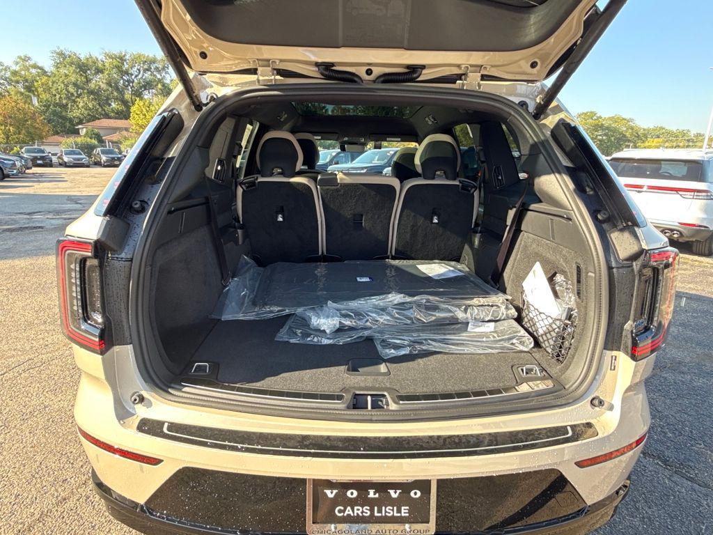 new 2025 Volvo EX90 car, priced at $81,532