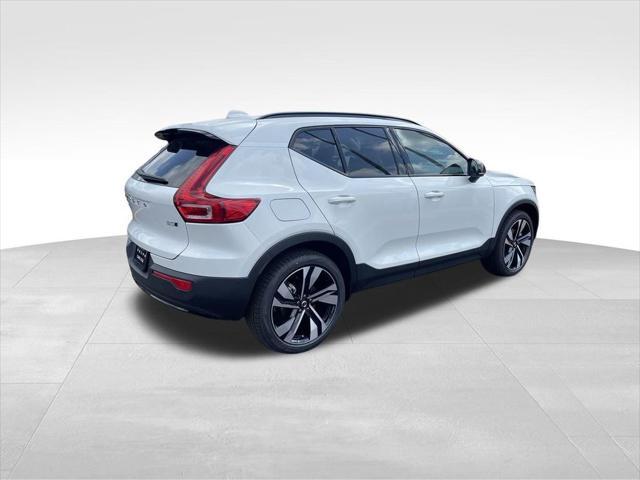 new 2025 Volvo XC40 car, priced at $51,210