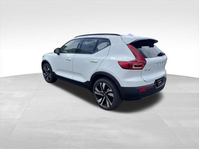 new 2025 Volvo XC40 car, priced at $51,210