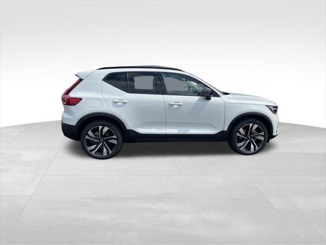 new 2025 Volvo XC40 car, priced at $51,210