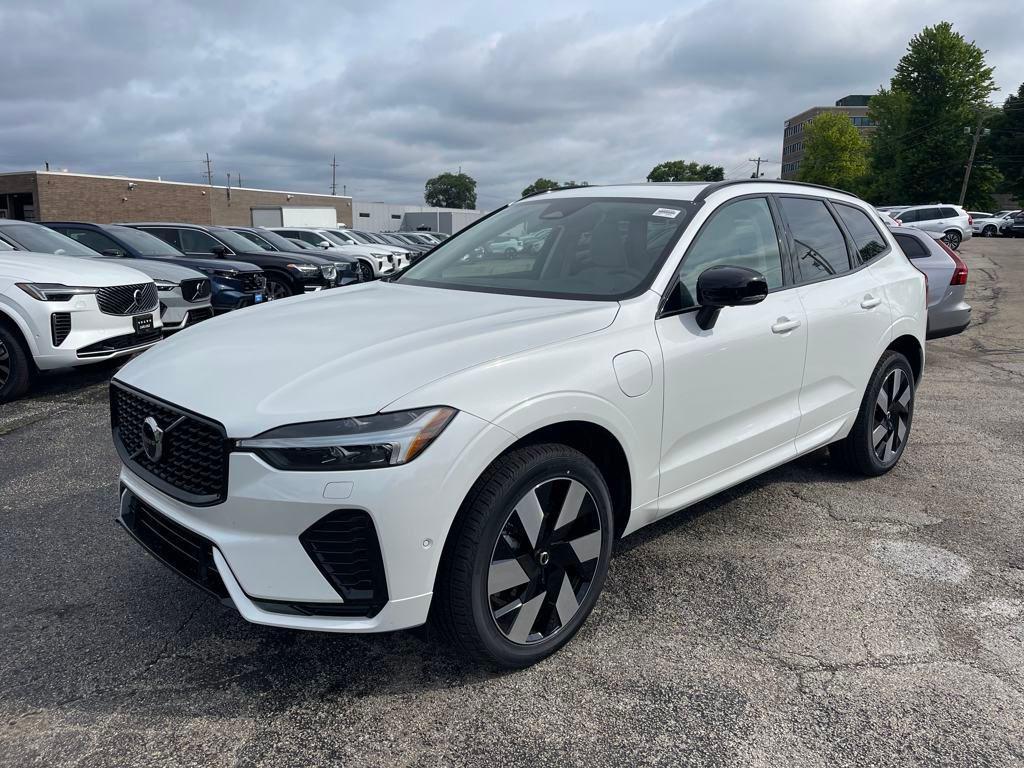 new 2025 Volvo XC60 Plug-In Hybrid car, priced at $59,992