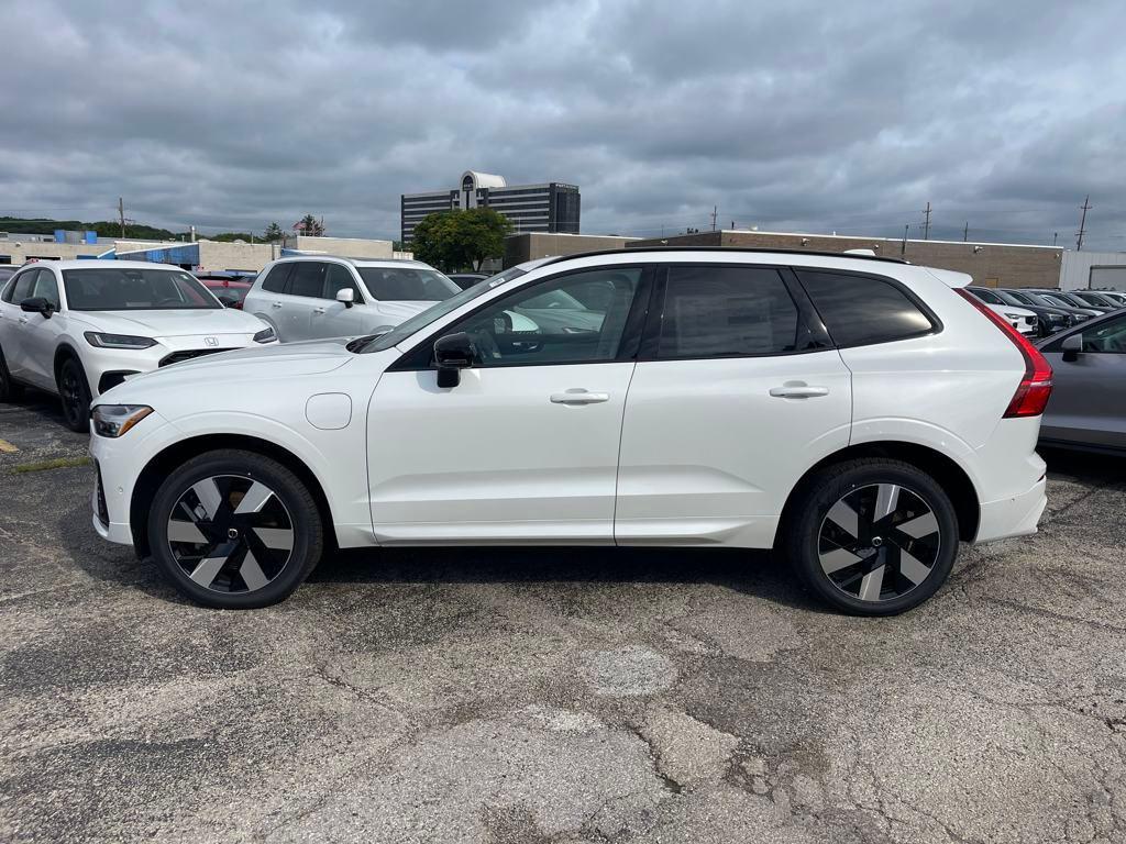 new 2025 Volvo XC60 Plug-In Hybrid car, priced at $59,992