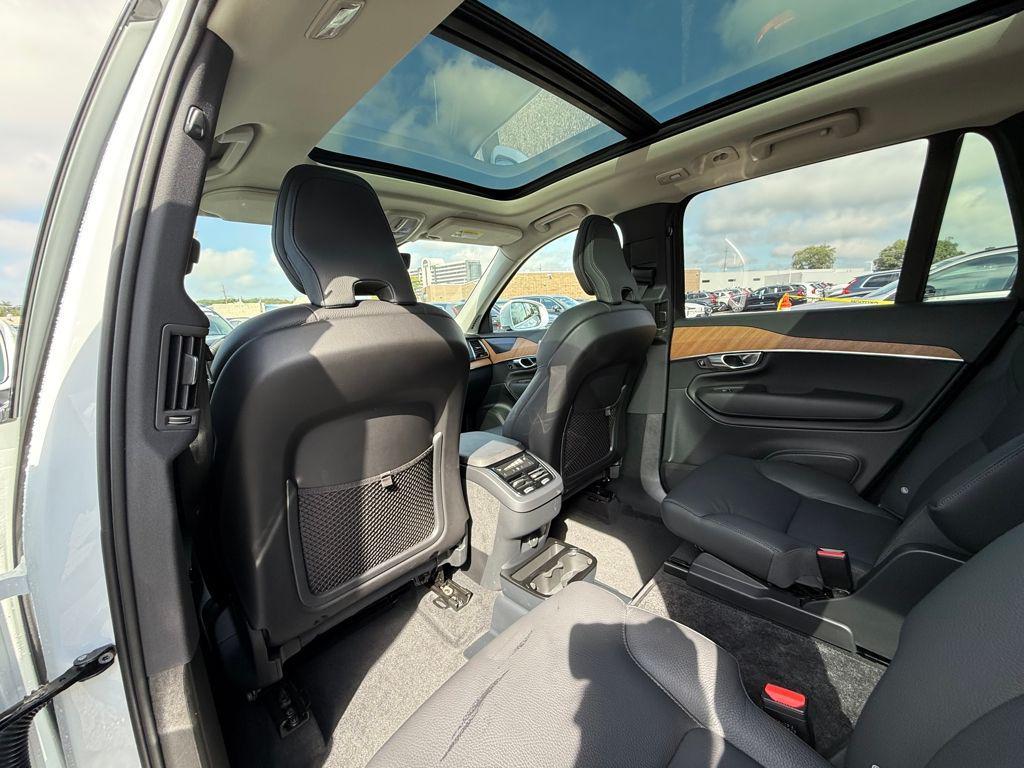 new 2025 Volvo XC90 car, priced at $59,756