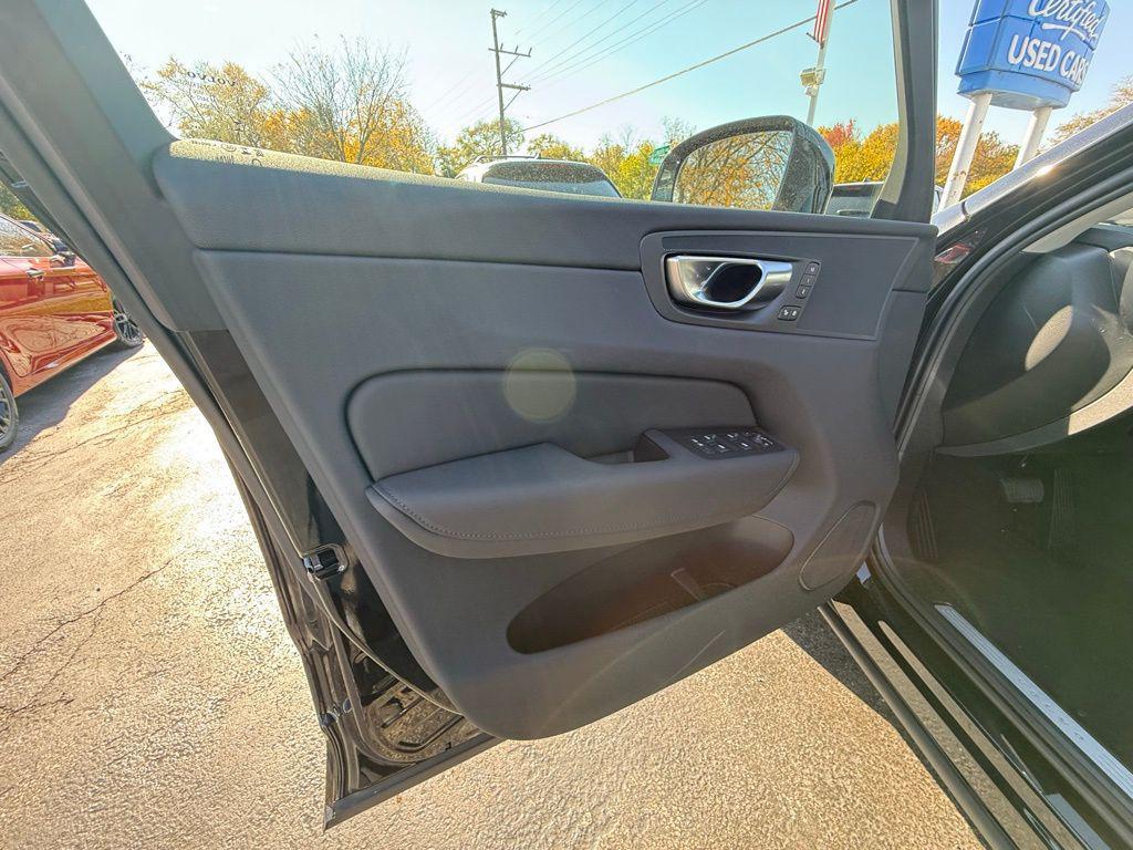 new 2026 Volvo XC60 car, priced at $54,985