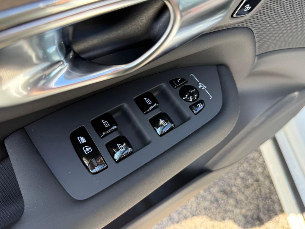 new 2025 Volvo XC90 Plug-In Hybrid car, priced at $75,805