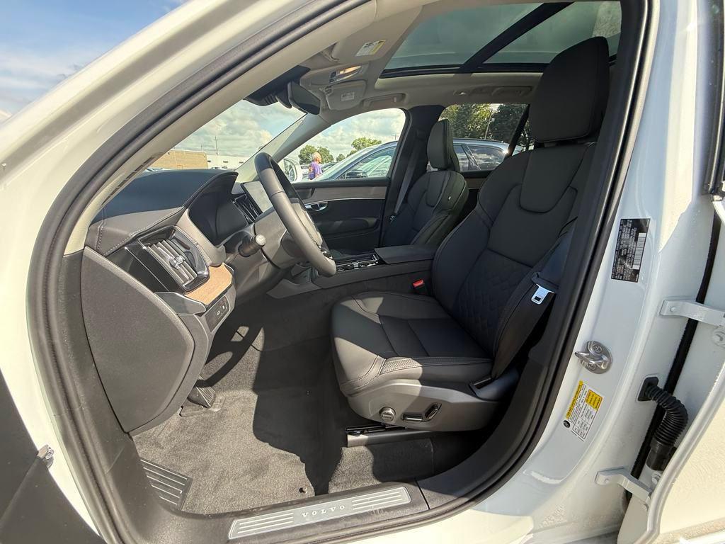 new 2025 Volvo XC90 Plug-In Hybrid car, priced at $75,805