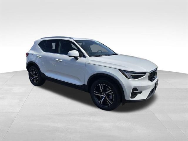 new 2025 Volvo XC40 car, priced at $43,215