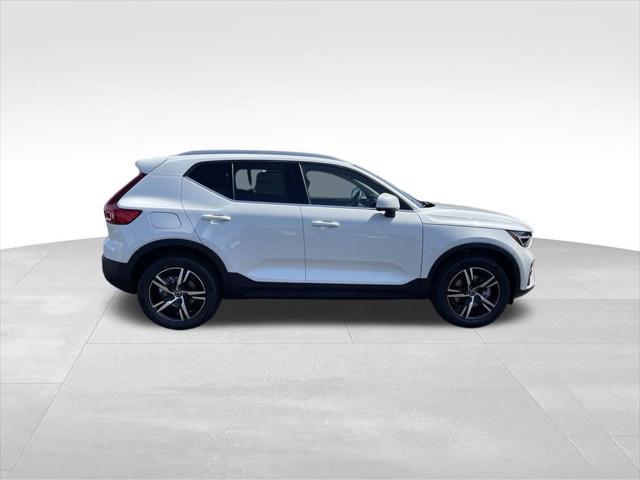 new 2025 Volvo XC40 car, priced at $43,215