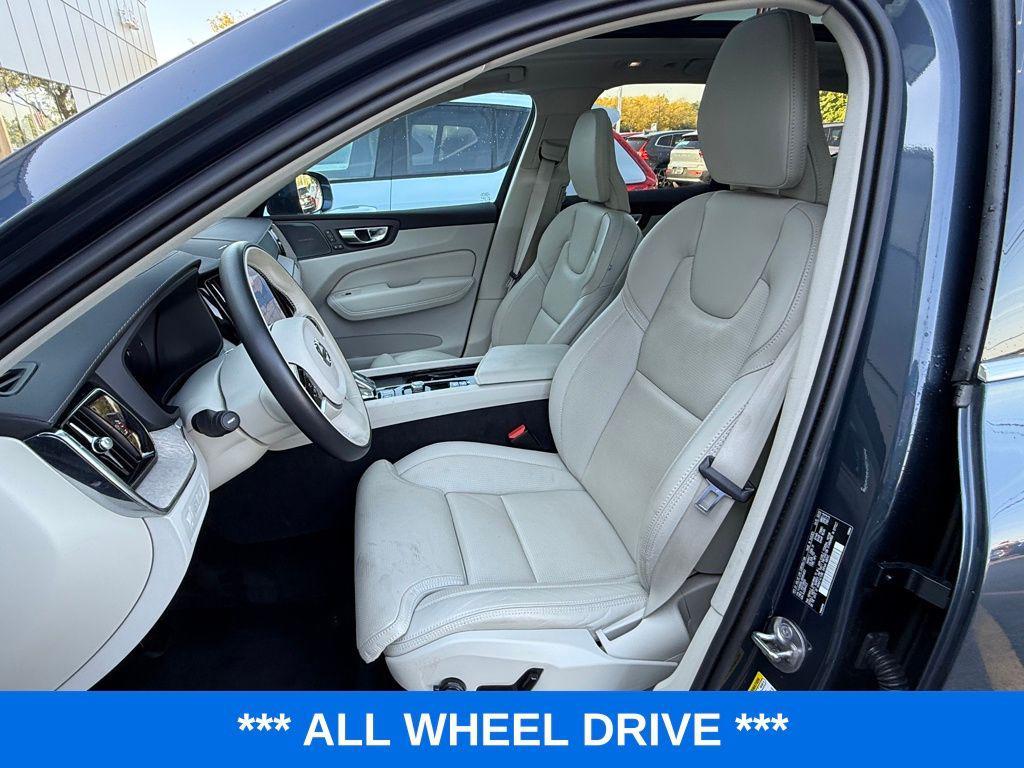 used 2022 Volvo XC60 Recharge Plug-In Hybrid car, priced at $39,288