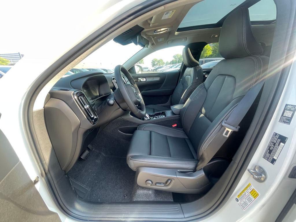 new 2026 Volvo XC40 car, priced at $51,975