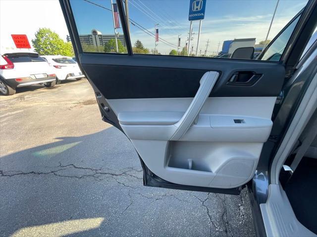 used 2012 Toyota Highlander car, priced at $14,994