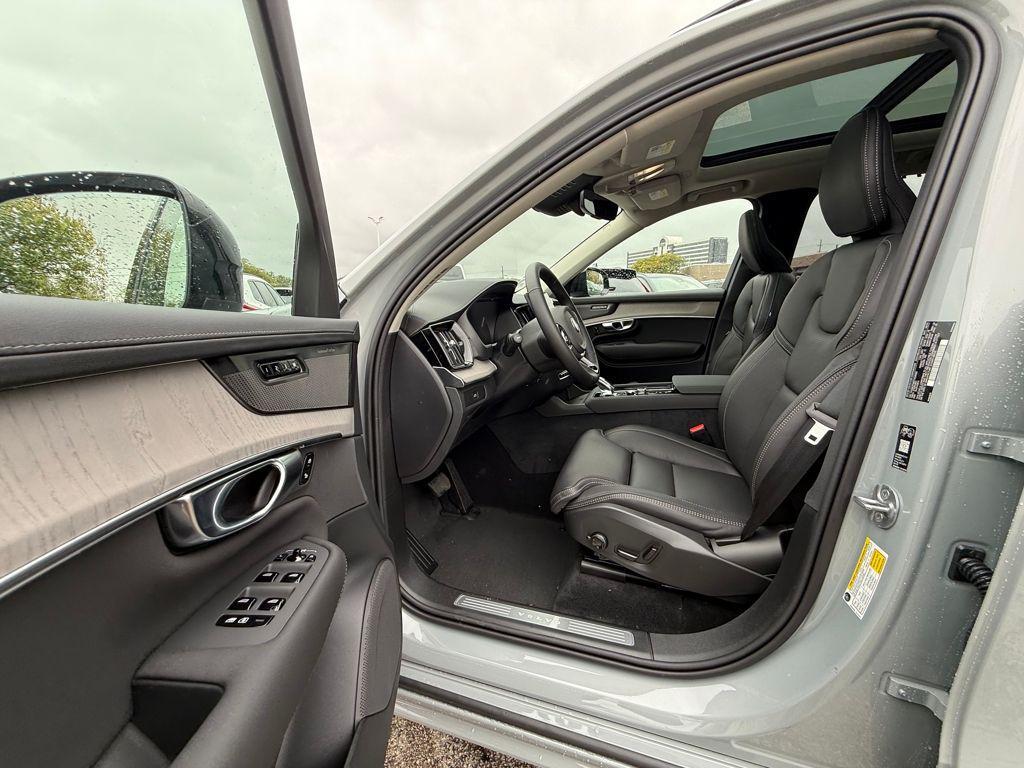 new 2026 Volvo XC90 car, priced at $76,105