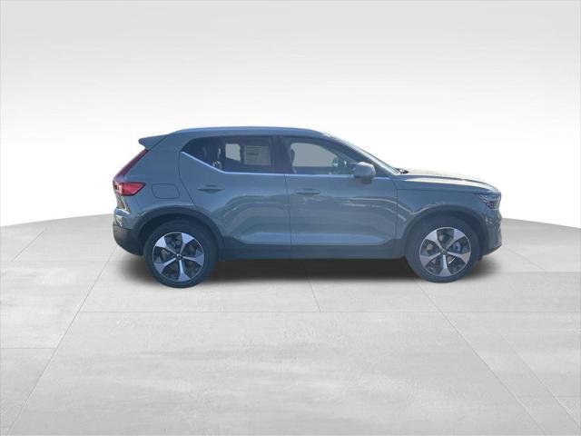 new 2025 Volvo XC40 car, priced at $44,300