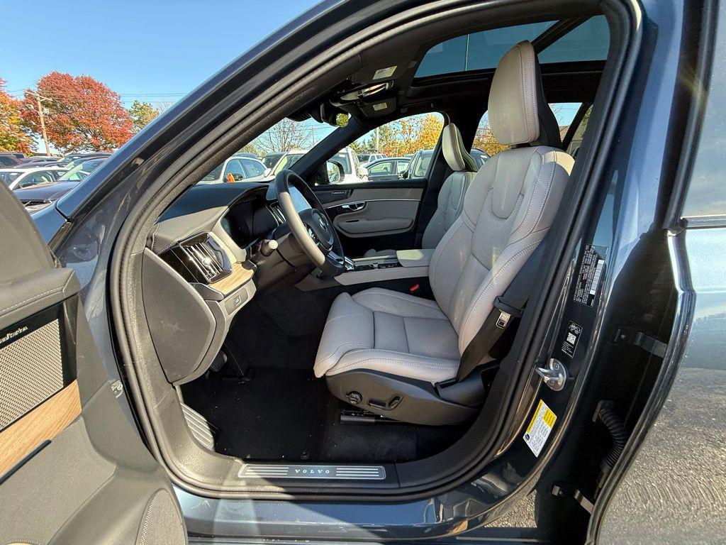 new 2026 Volvo XC90 car, priced at $75,575