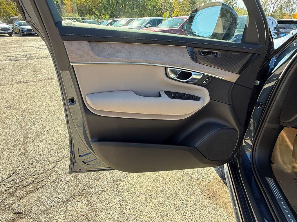 new 2026 Volvo XC90 car, priced at $75,575