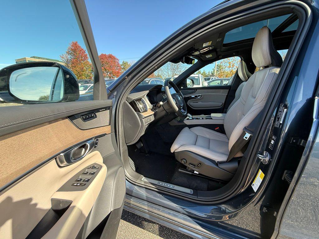 new 2026 Volvo XC90 car, priced at $75,575